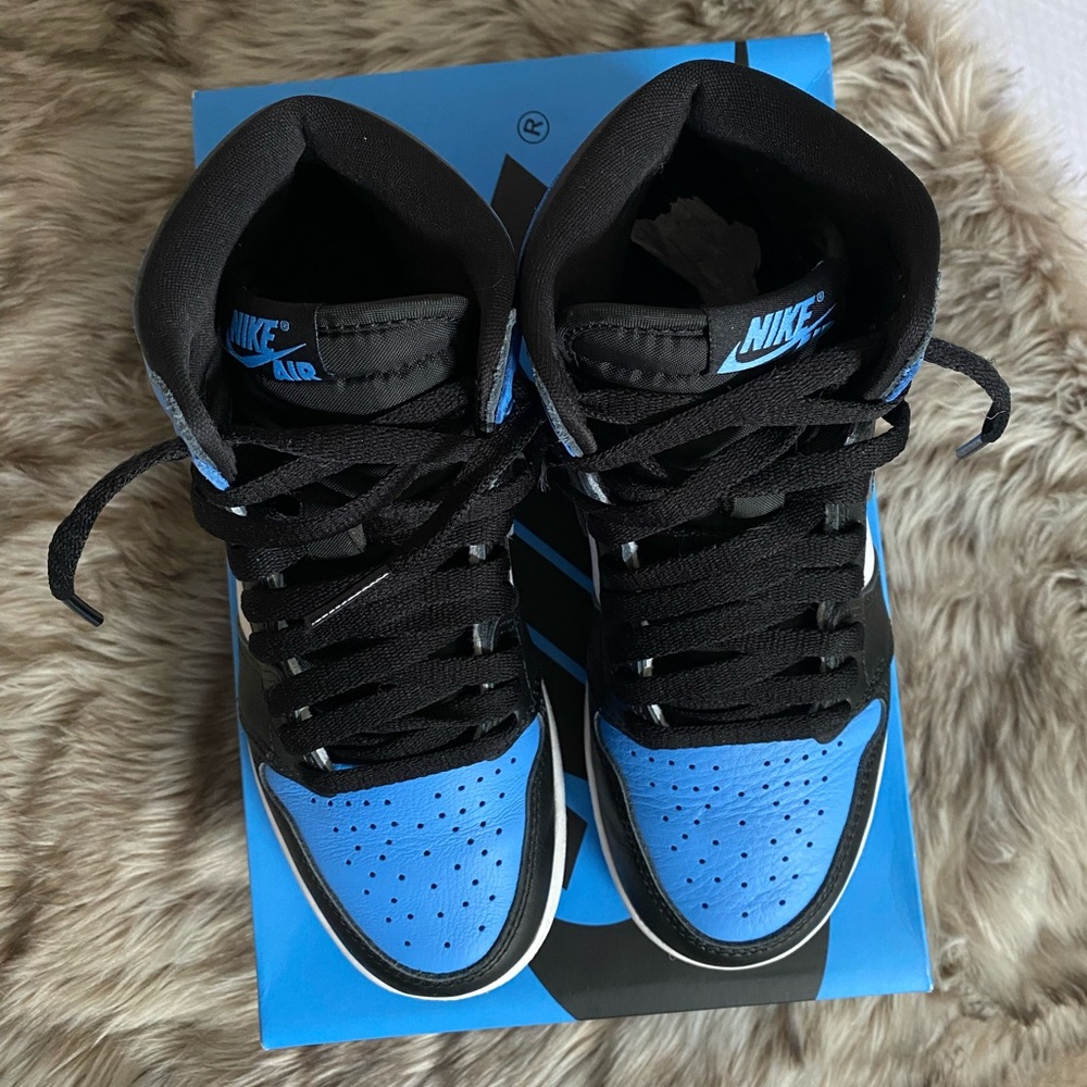 Air Jordan 1 Retro High OG UNC Toe (GS) - FD1437 - 400 - US - Picture 8 of 16